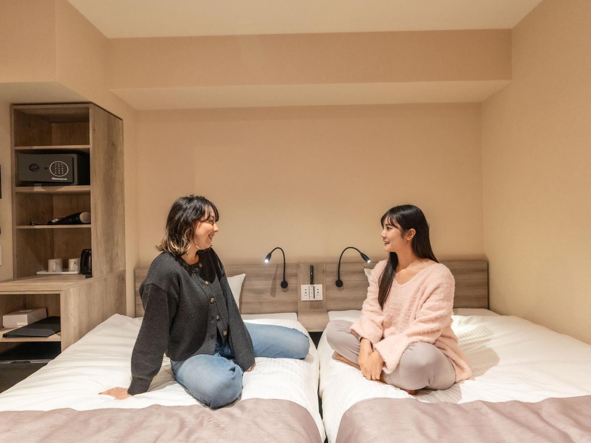 Hotel Sanrriott Shinsaibashi Осака Экстерьер фото
